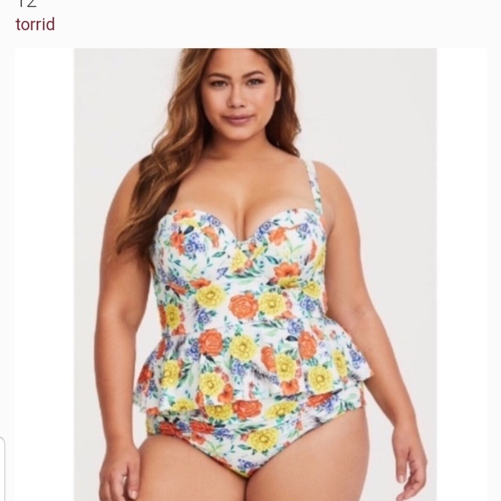 Brand new Torrid Swim Top size 2 {18-20} plus size